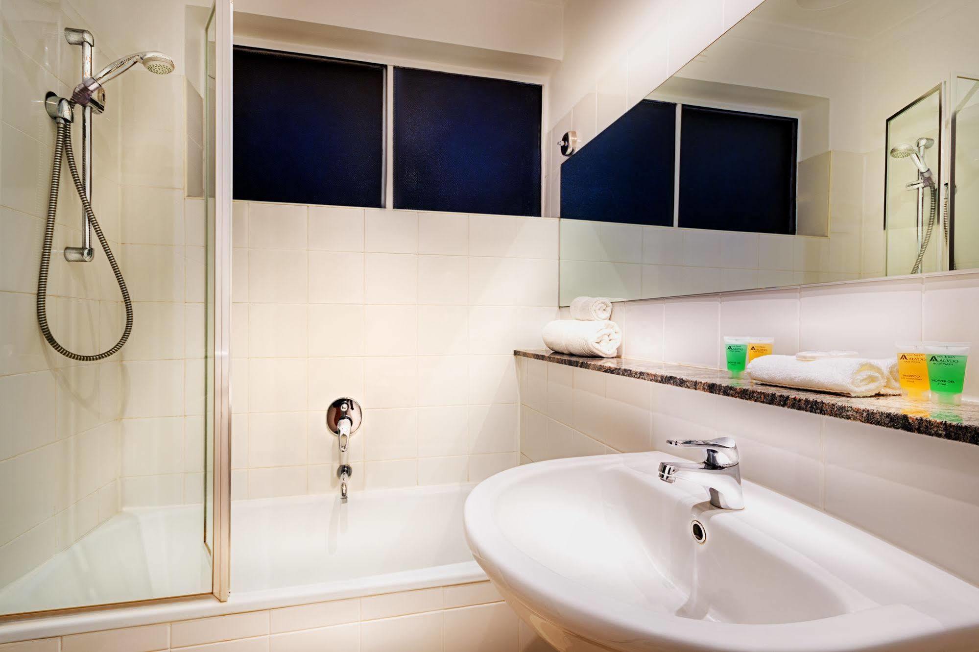Crest On Barkly Serviced Apartments เมลเบิร์น ภายนอก รูปภาพ